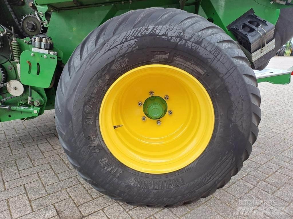 John Deere V461R Rundbalspressar