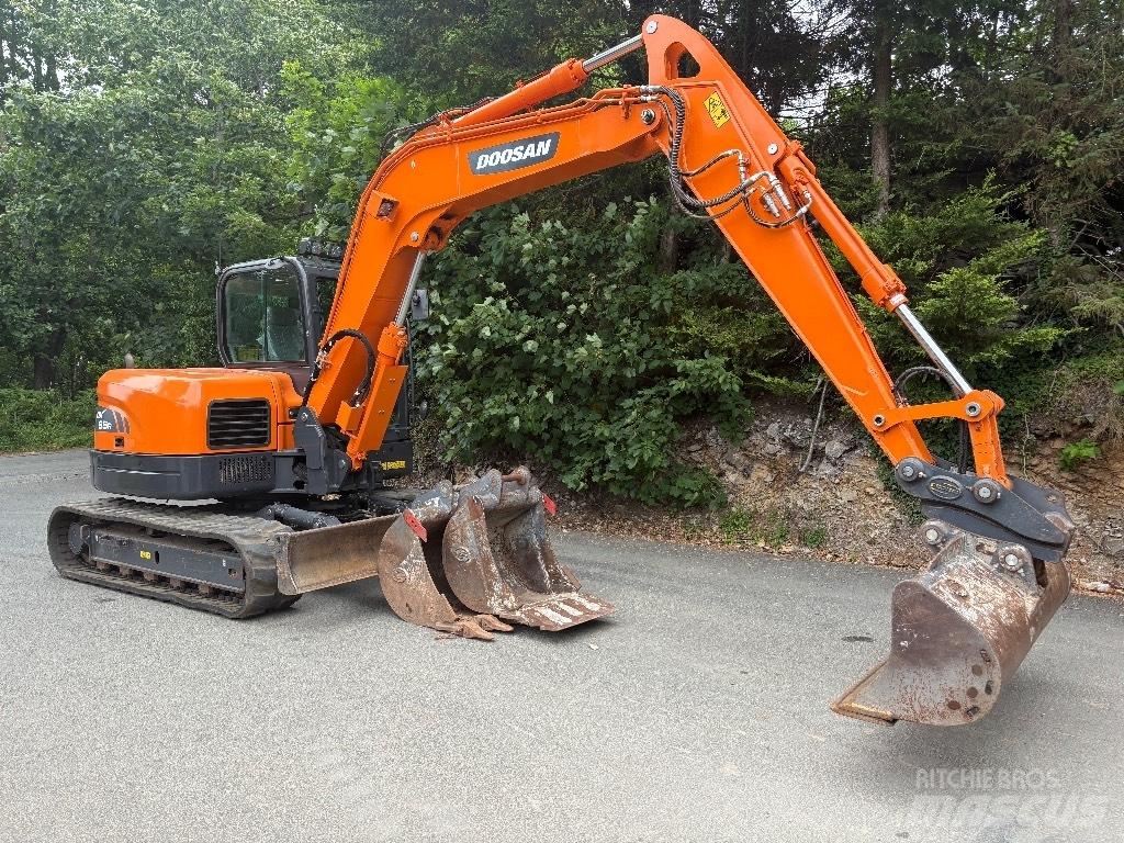 Doosan DX 85 R Midigrävmaskiner 7t - 12t