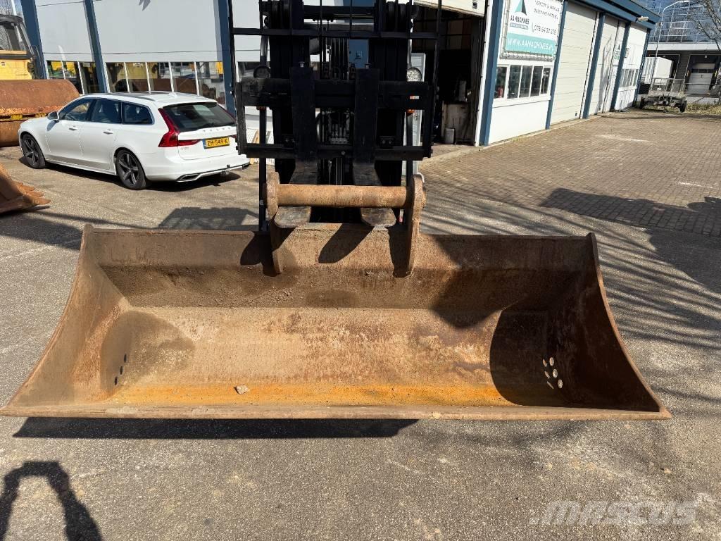 Komatsu HB 215 LC-2 Bandgrävare