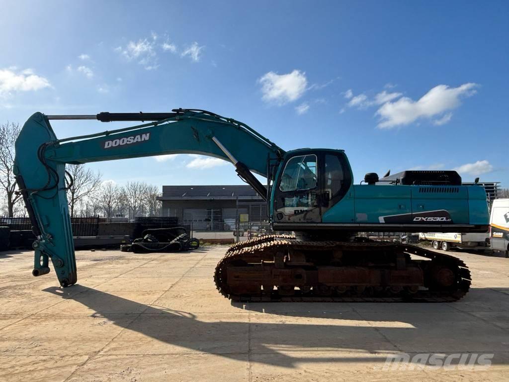 Doosan DX 480 LC Bandgrävare