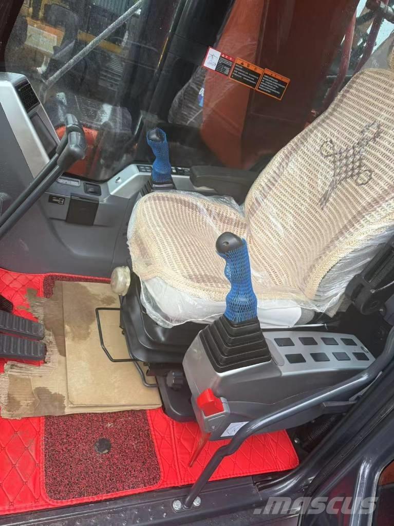 Doosan DX 225 Bandgrävare