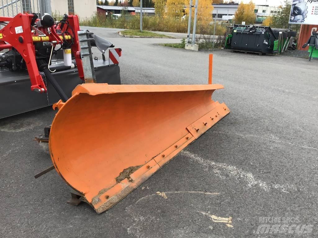 Pure 200 Snöblad och plogar