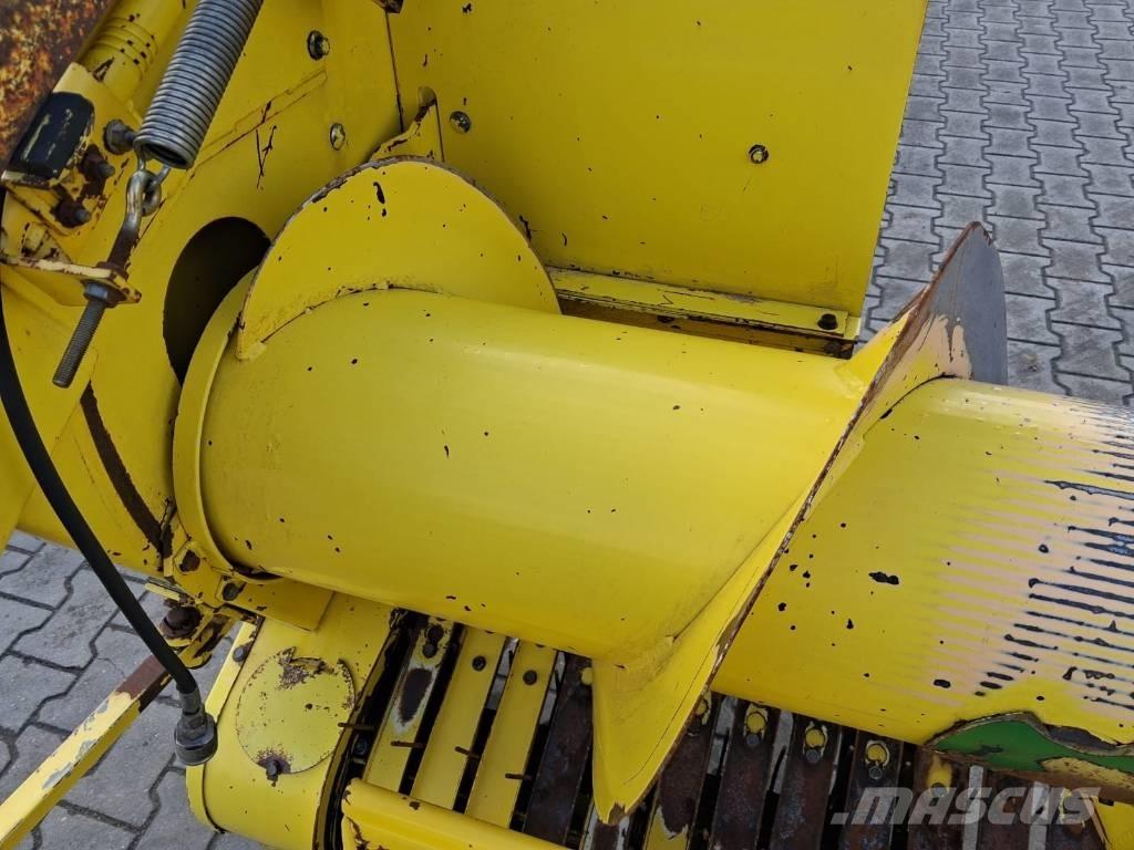 John Deere 630 A Självgående fälthackar