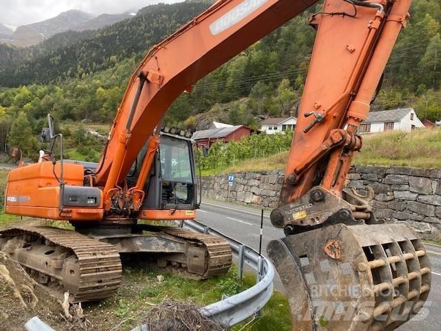 Doosan DX 225 LC-3 Bandgrävare