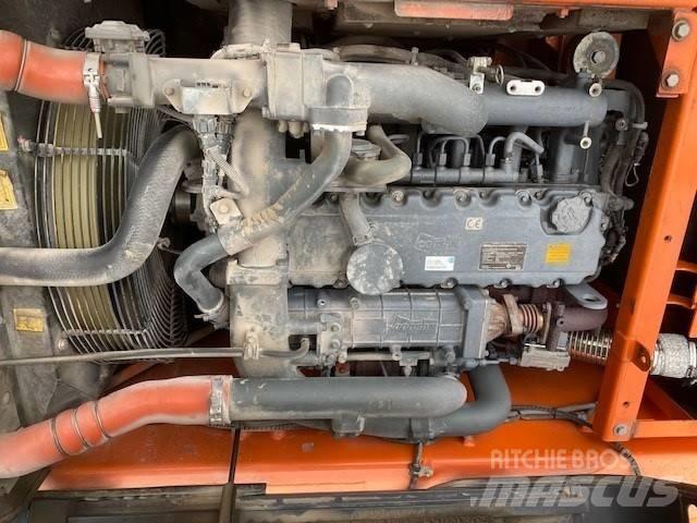 Doosan DX 225 LC-3 Bandgrävare