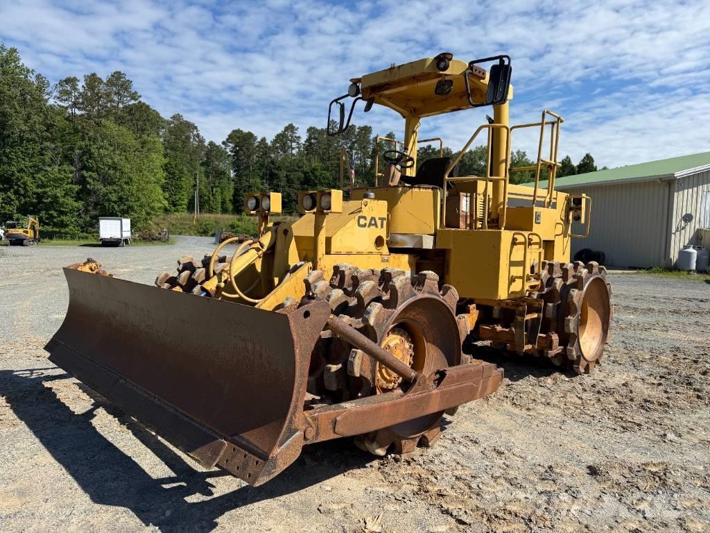 CAT 815 B Jordkompaktorer