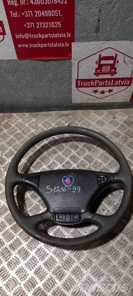 Scania R 440    1495393 Hytter och interiör
