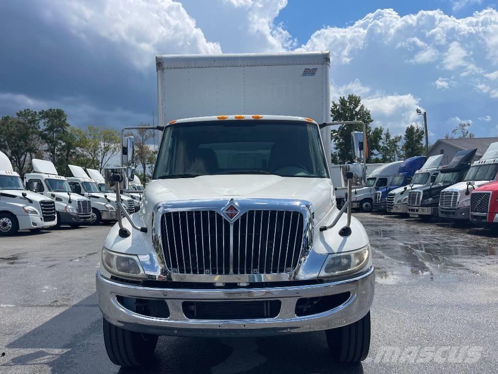 International 4300 Skåpbilar