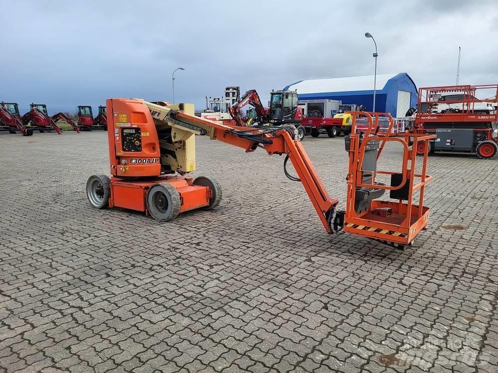 JLG E 300 AJP Bomliftar