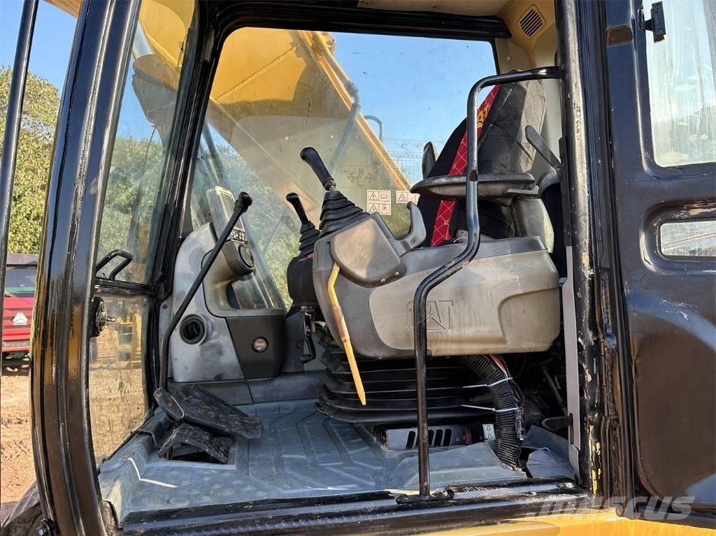 CAT 320 D Bandgrävare