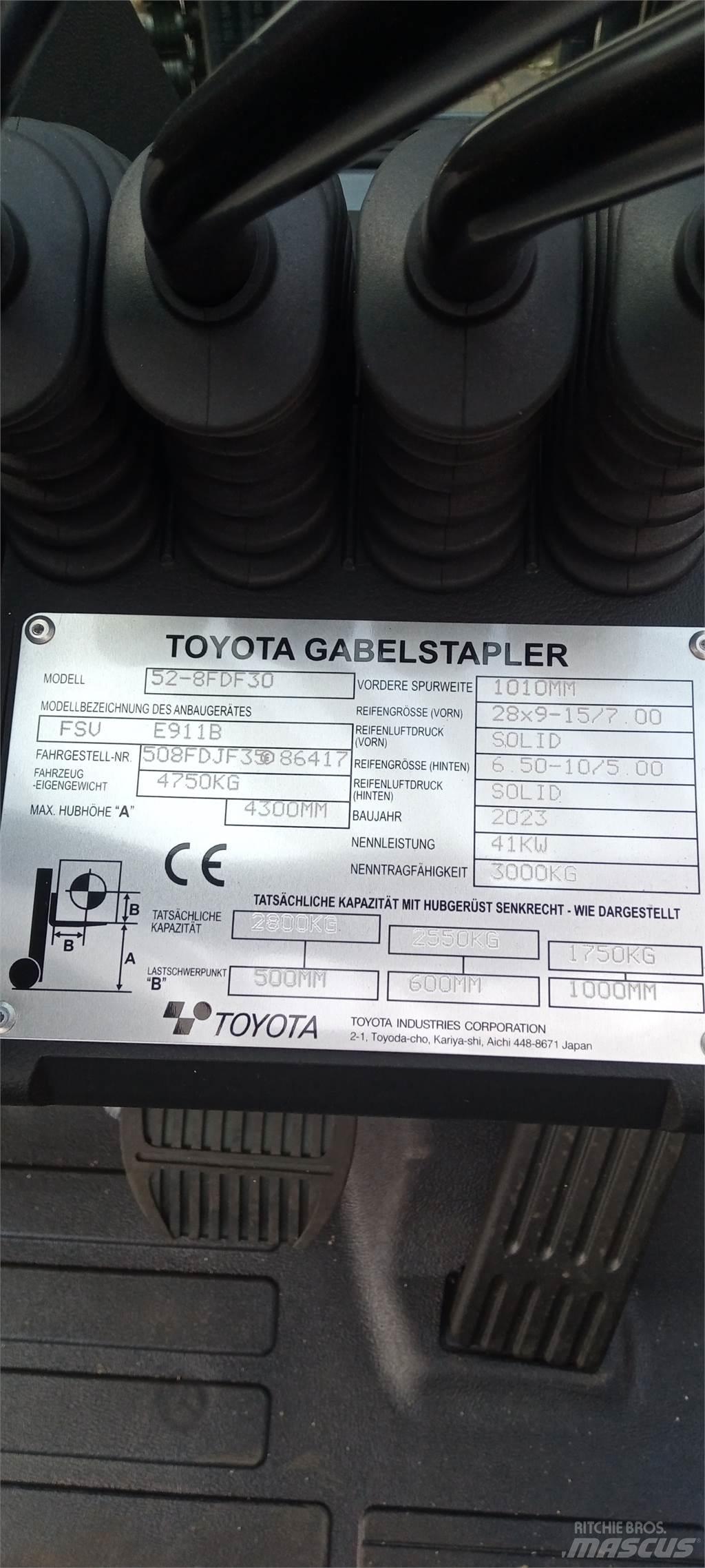 Toyota 52-8FDF30 Dieselmotviktstruckar