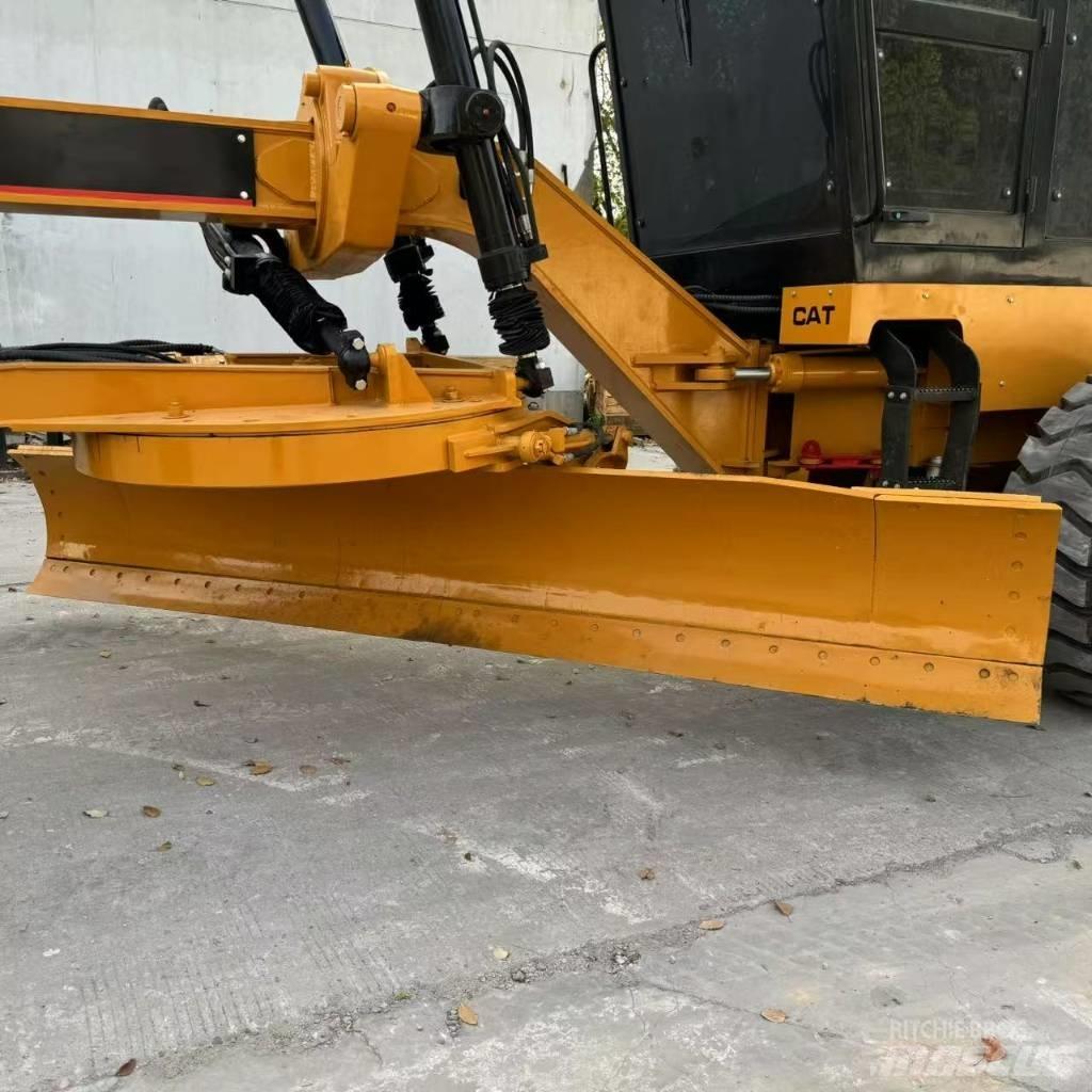 CAT 140 G Väghyvlar