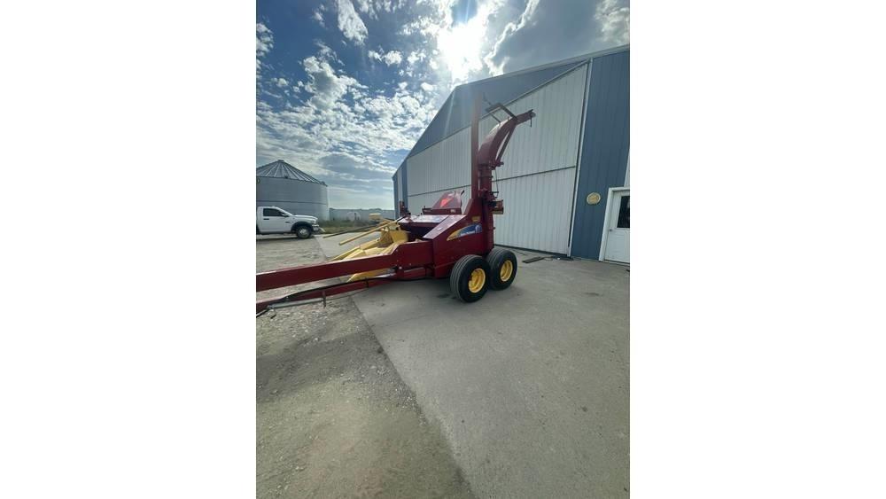 New Holland FP230 Fälthackar