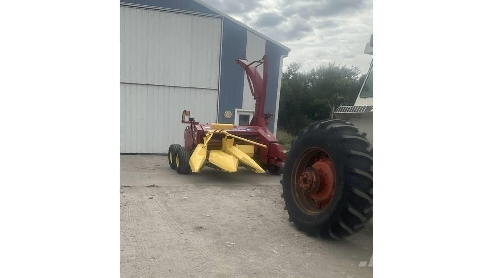 New Holland FP230 Fälthackar