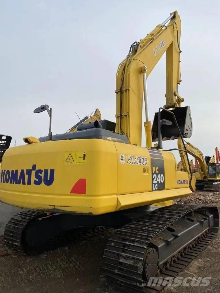 Komatsu 240LC-8 Bandgrävare