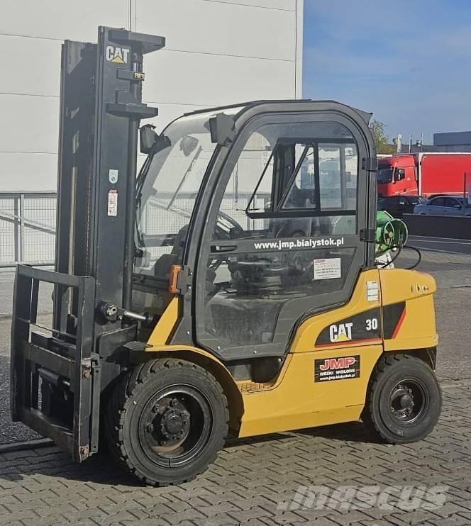 CAT GP 30 N Gasolmotviktstruckar