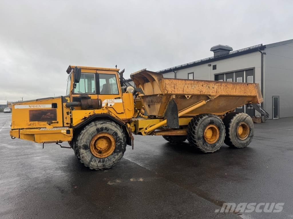Volvo A 25 C 6x6 Midjestyrd dumper