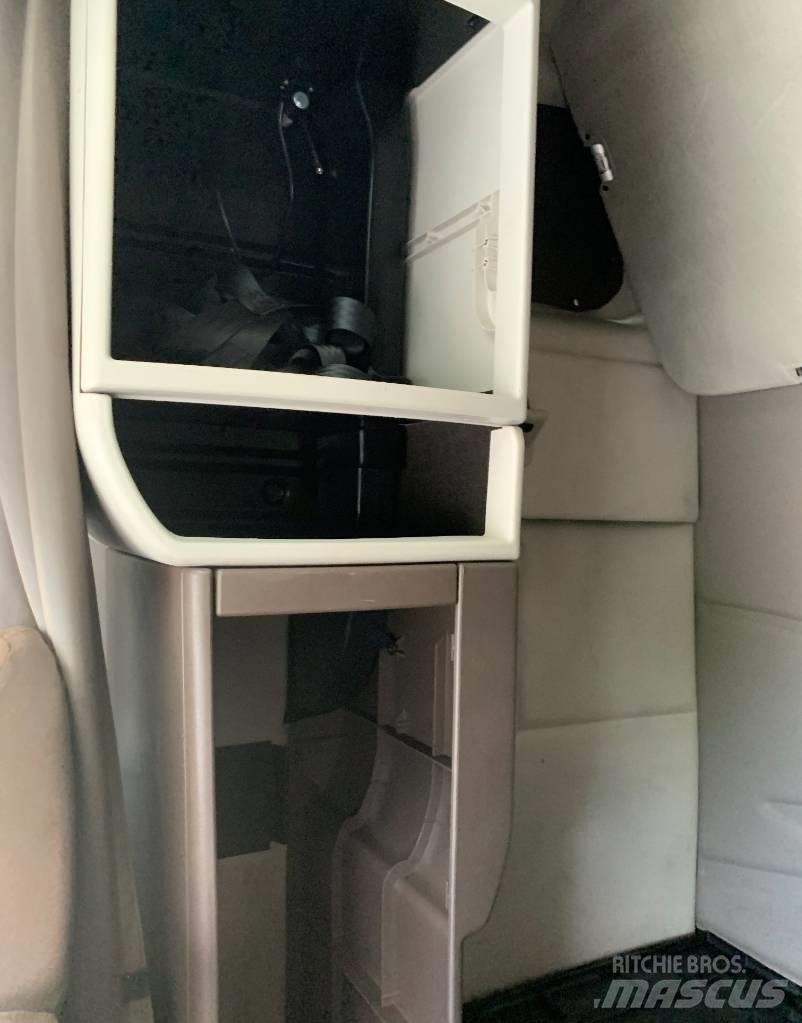 Volvo VNL 42 670 Dragbilar