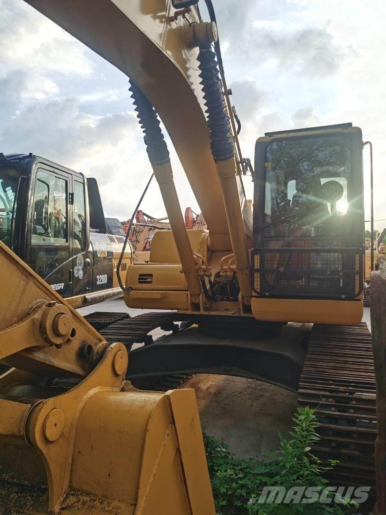 Komatsu PC 220-7 Bandgrävare
