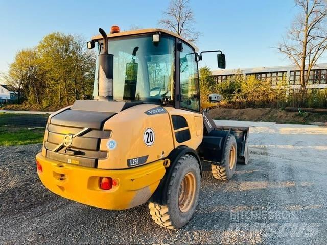 Volvo L25FZ Kompaktlastare