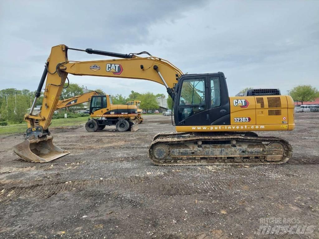 CAT 323D3 Bandgrävare