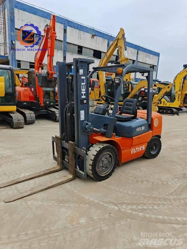 Heli CPCD 30 Dieselmotviktstruckar