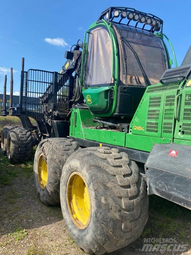 John Deere 1210 G Skotare