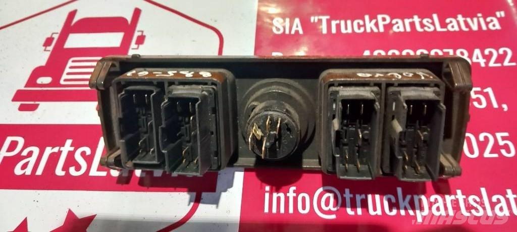 Volvo FM.   8191679 Hytter och interiör