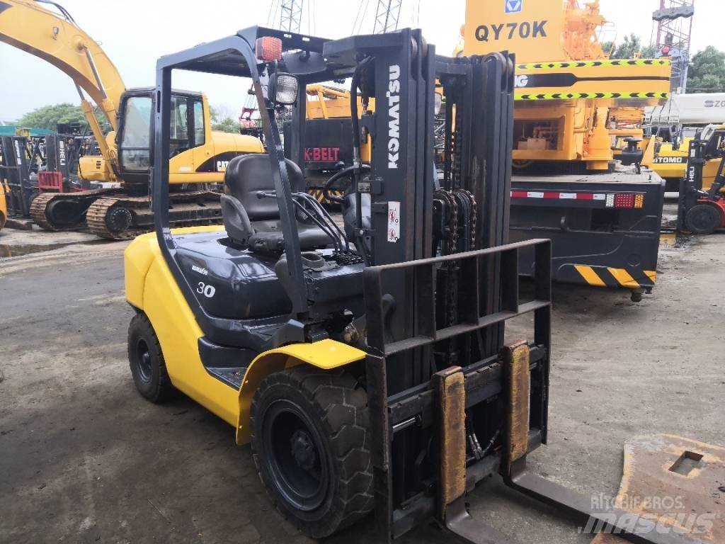 Komatsu 30 Dieselmotviktstruckar