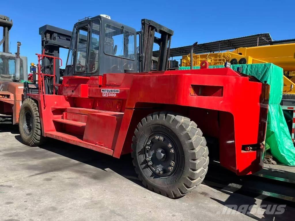 Mitsubishi FD 30 T Dieselmotviktstruckar