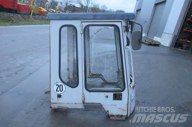 Kubota R 520 Hytter och interiör