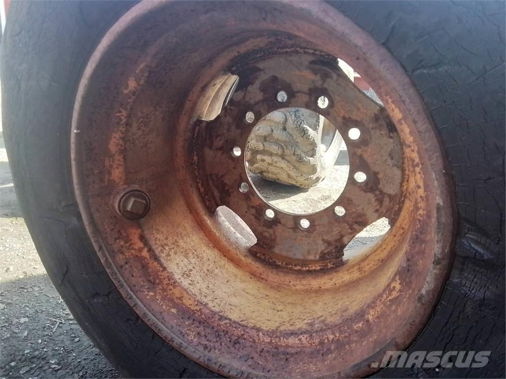 Ösa 250 20x26,5 Däck, hjul och fälgar