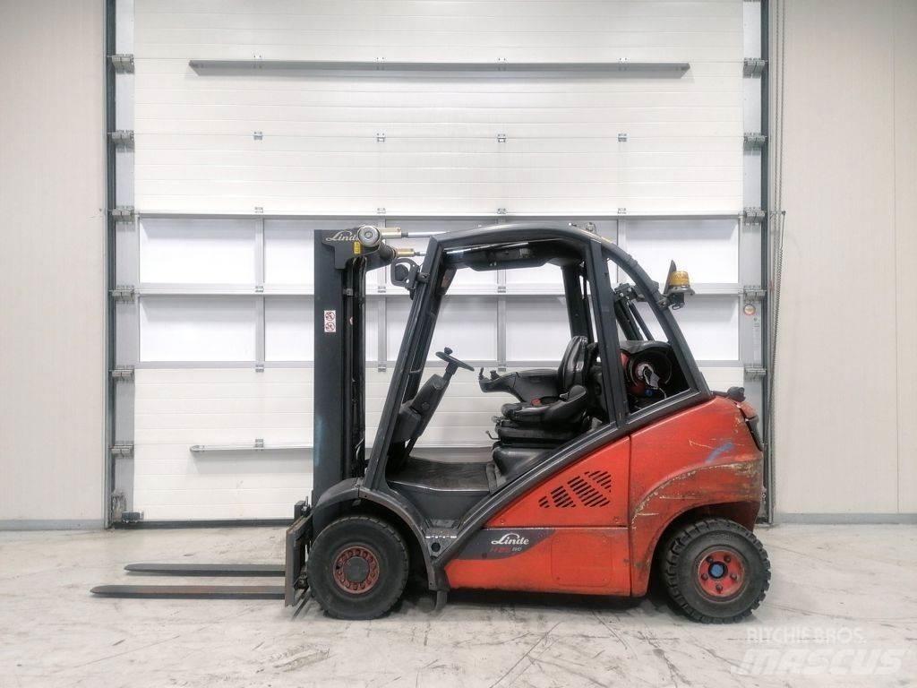 Linde H25T-02 Gasolmotviktstruckar