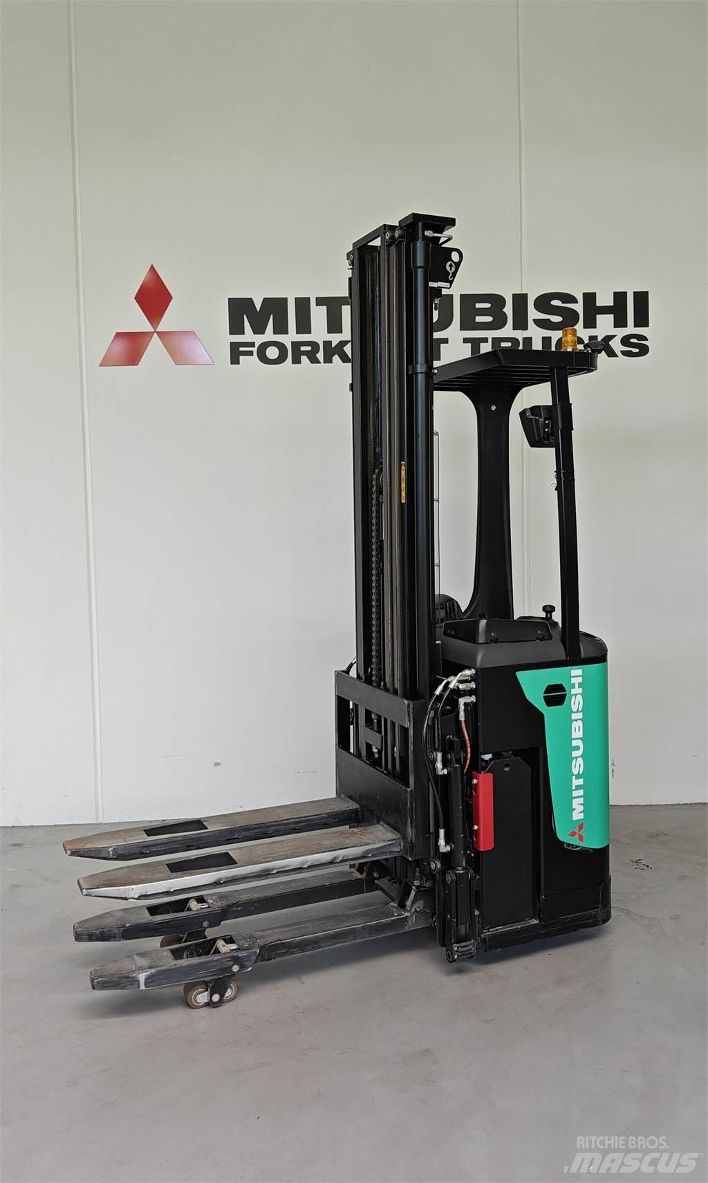 Mitsubishi SBR16NI Låglyftare med plattform