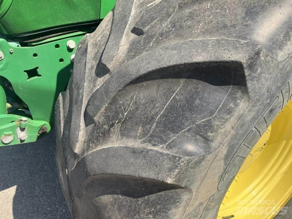 John Deere 6210R Traktorer