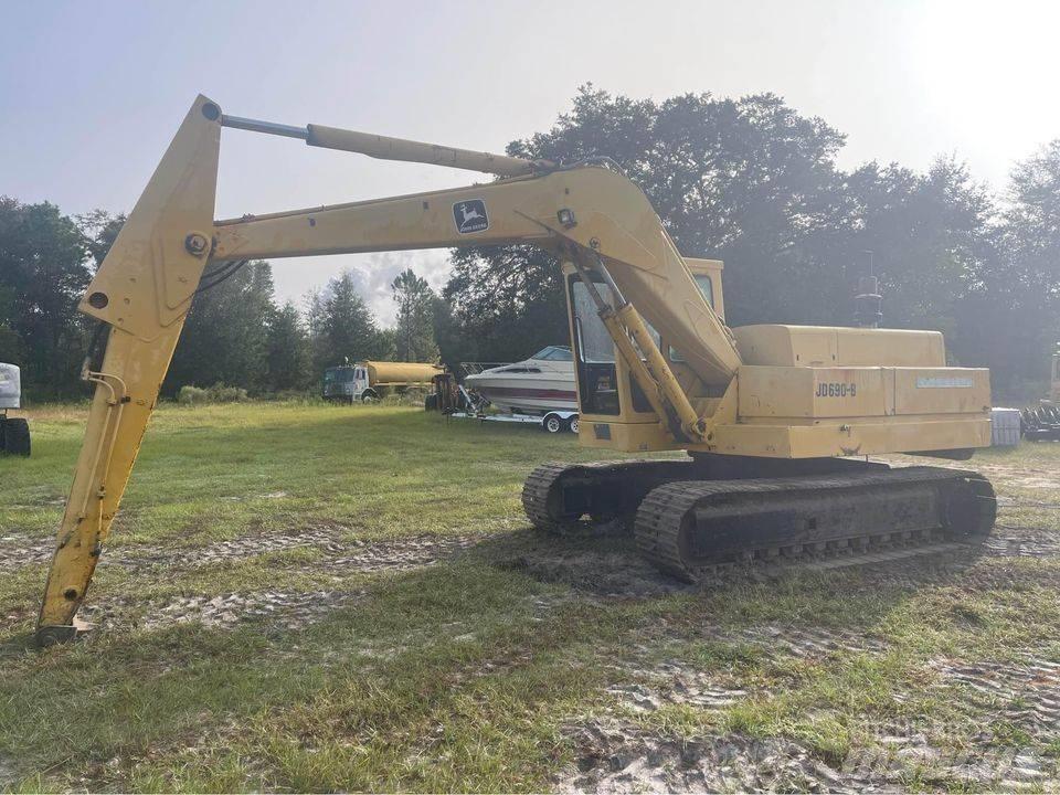 John Deere 690 B Bandgrävare
