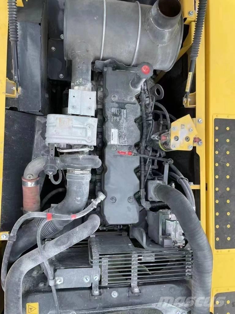 Komatsu PC220-8 Bandgrävare