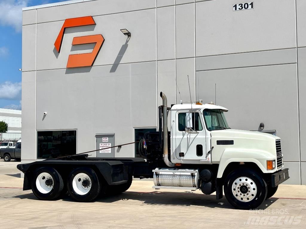 Mack CH 613 Bärgningsbilar