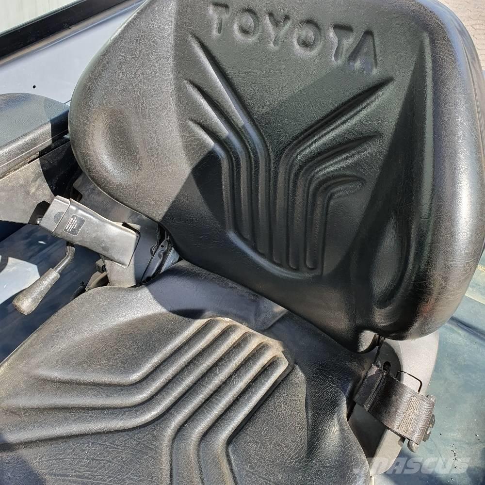 Toyota Traigo 80 Elmotviktstruckar