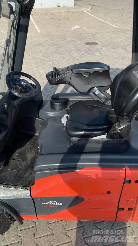 Linde E 18 Elmotviktstruckar