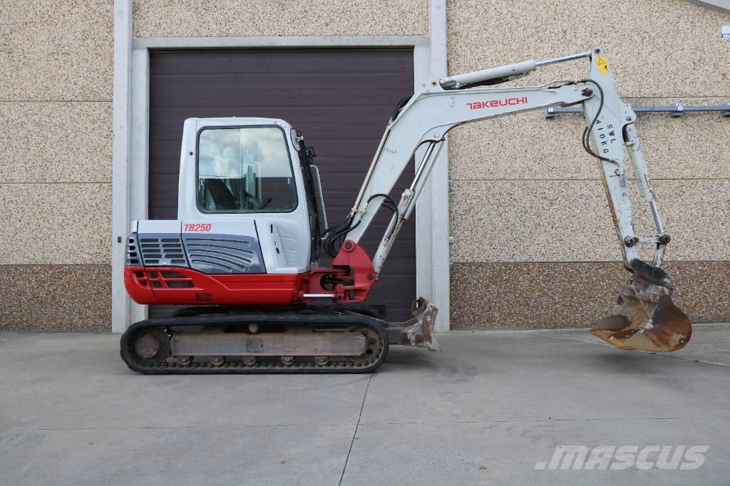 Takeuchi TB 250 Minigrävare < 7t