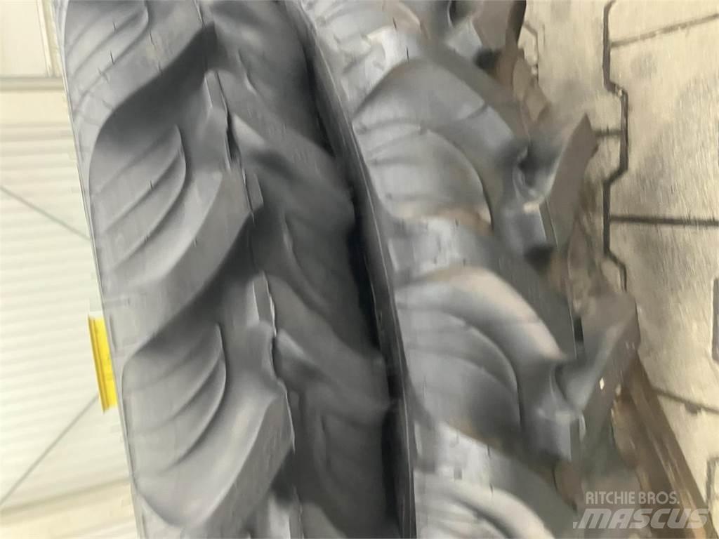 Taurus 230/95R36 Däck, hjul och fälgar