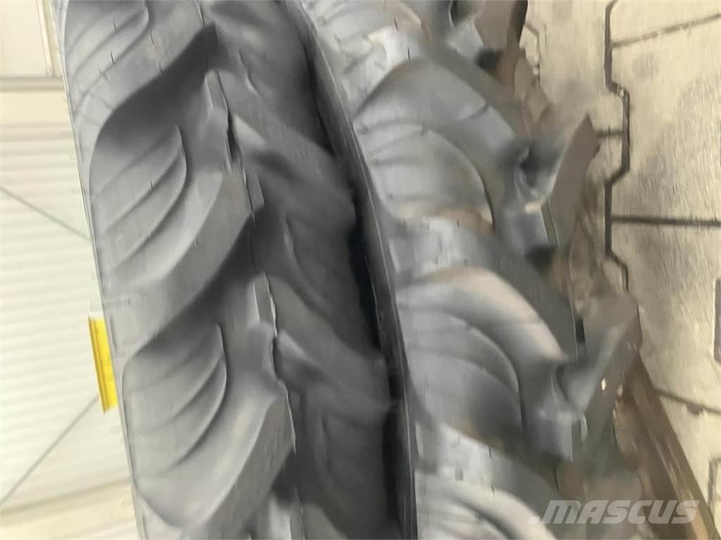Taurus 230/95R36 Däck, hjul och fälgar