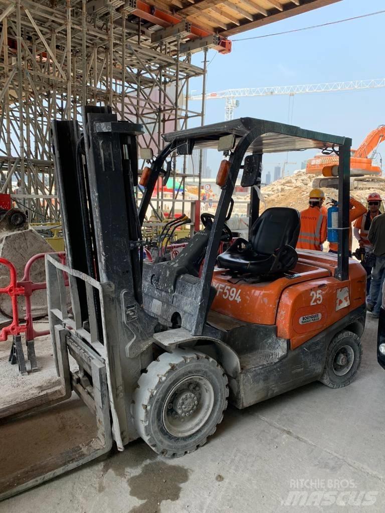 TCM Forklift FD25T4 Dieselmotviktstruckar