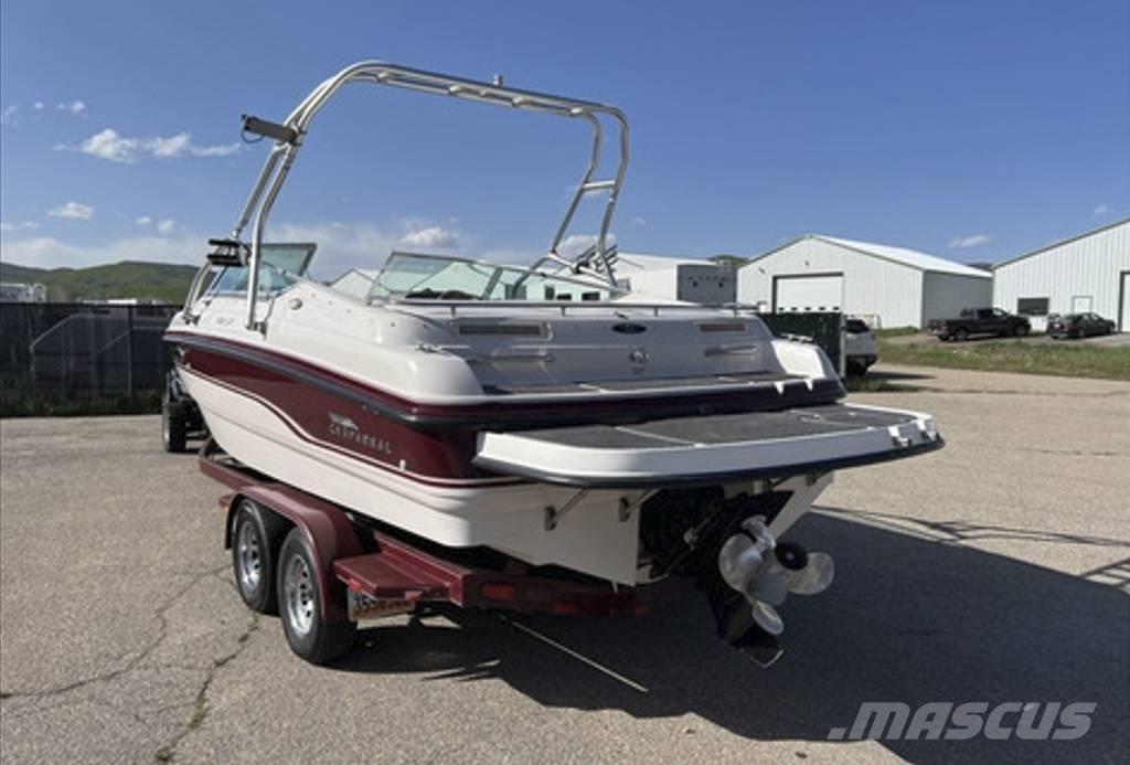  Chaparral 2330 SS Arbetsbåtar, pråmar och pontoner