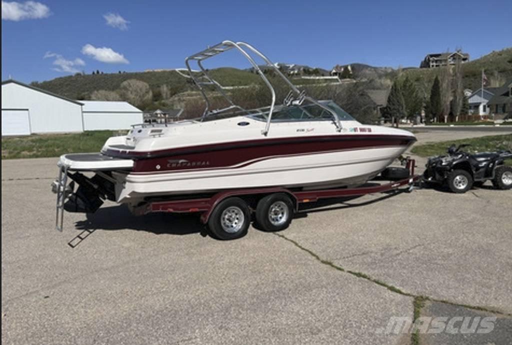  Chaparral 2330 SS Arbetsbåtar, pråmar och pontoner