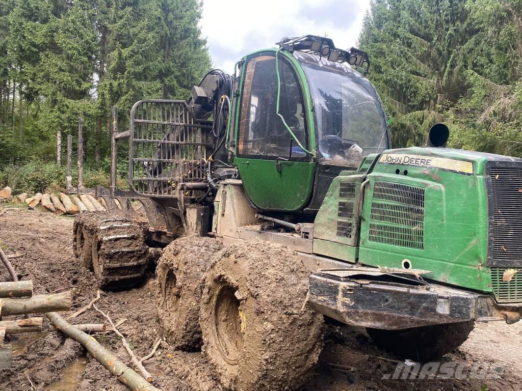 John Deere 1110 E Skotare