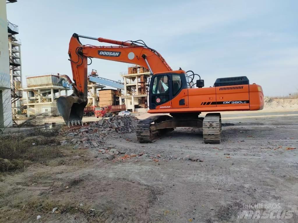 Doosan DX 380 LC Bandgrävare
