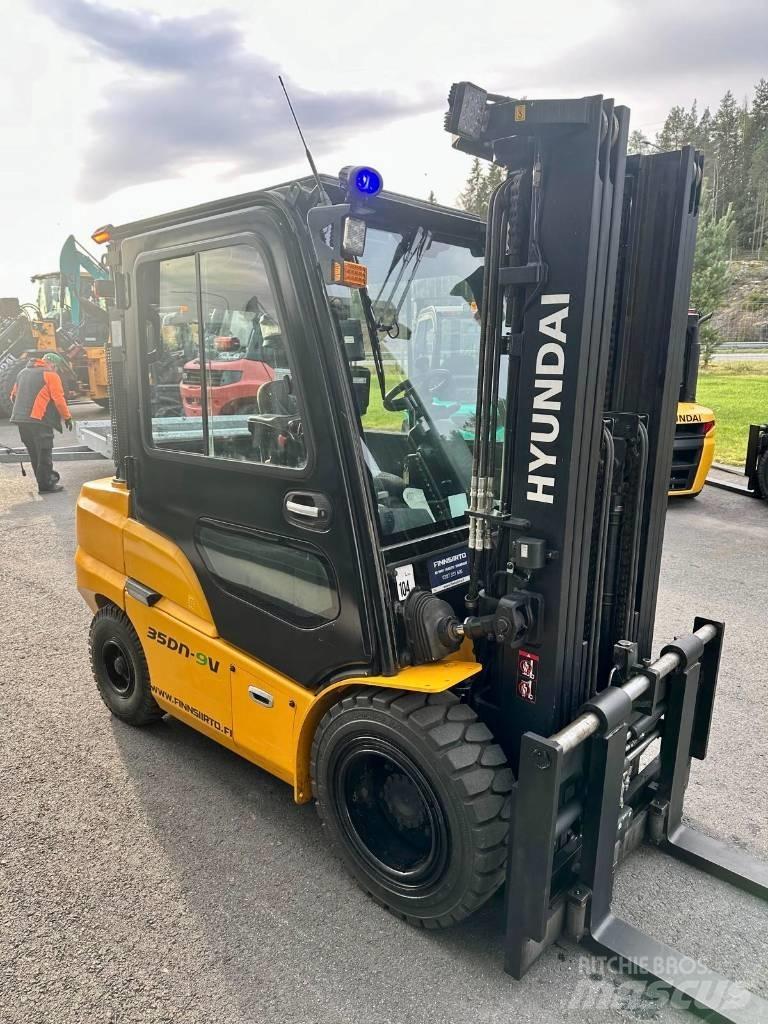 Hyundai 35DN-9V Dieselmotviktstruckar