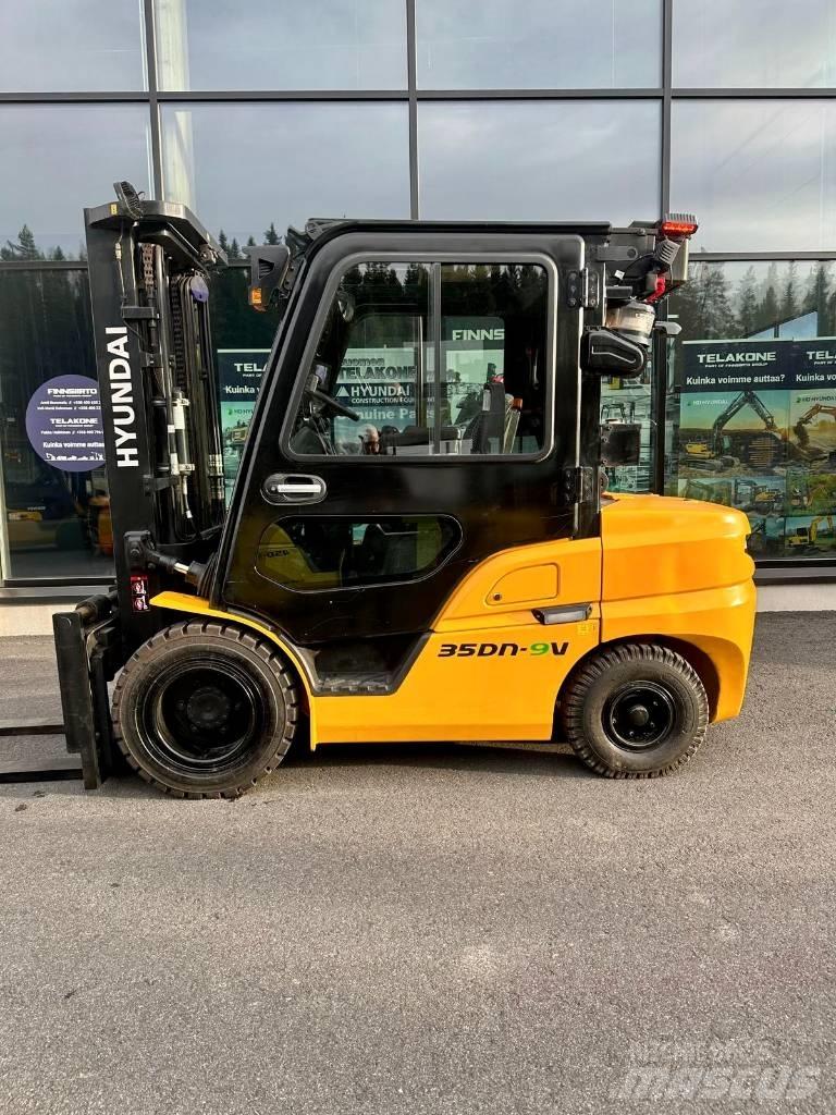 Hyundai 35DN-9V Dieselmotviktstruckar
